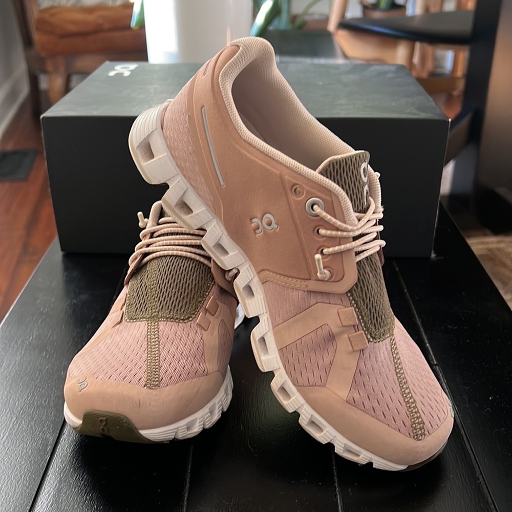 On Cloud Running Shoes US 5 - Women | Color: Pink | Size: 5
